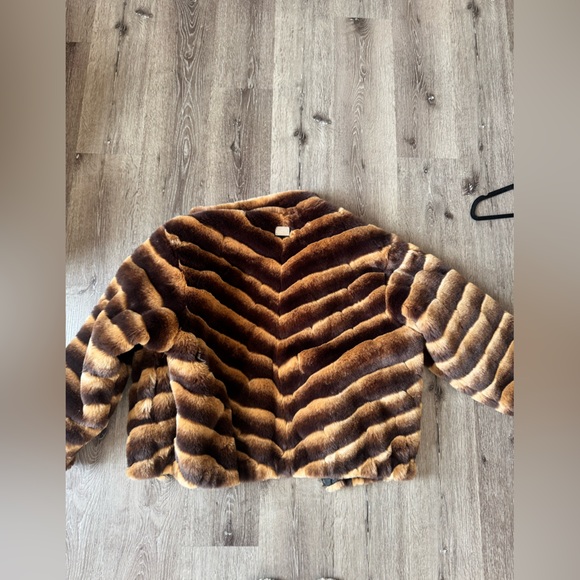 SUPREME Faux Fur Jacket - Picture 5 of 14